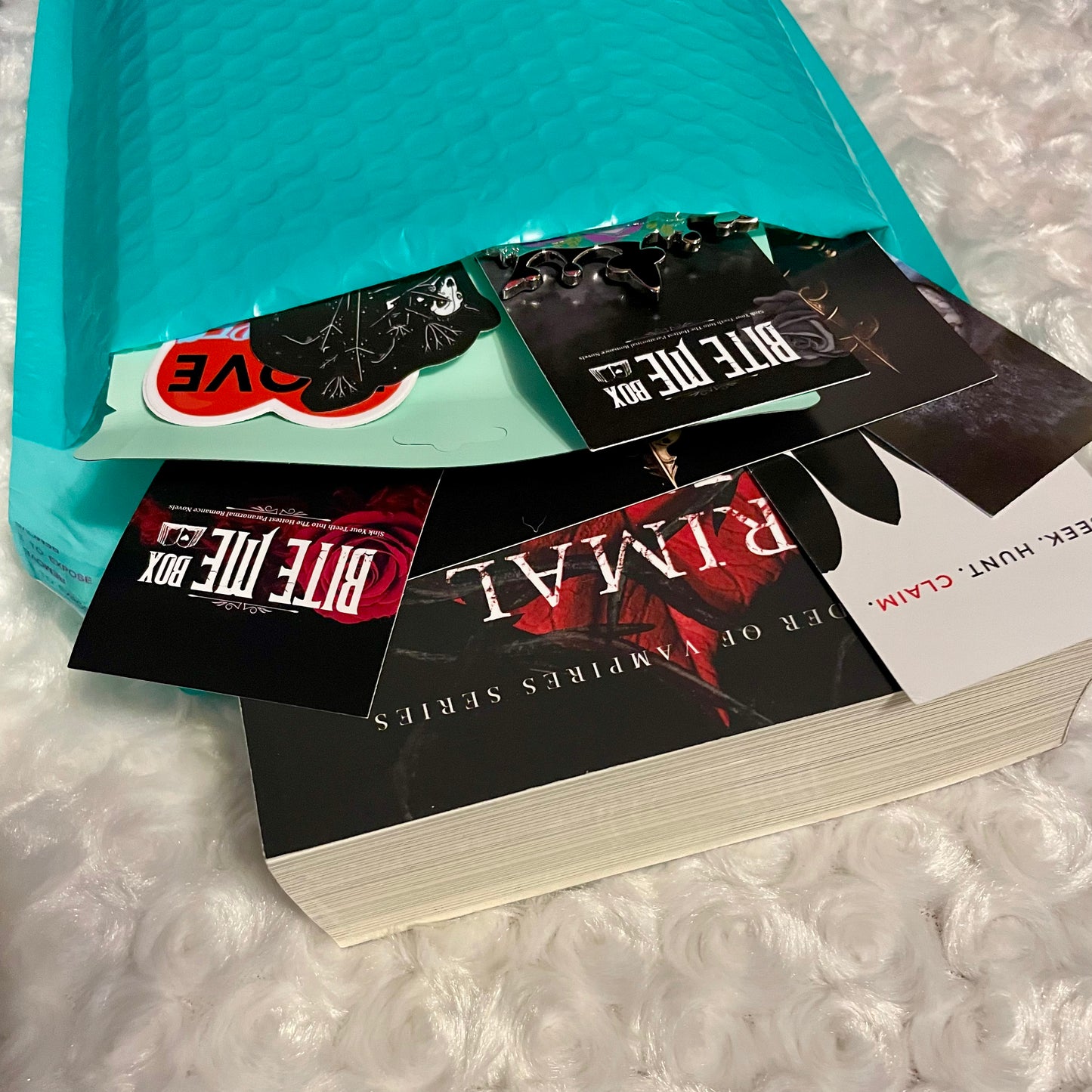 The SMALL MYSTERY Paranormal Romance BOOK BOX (Paperback)