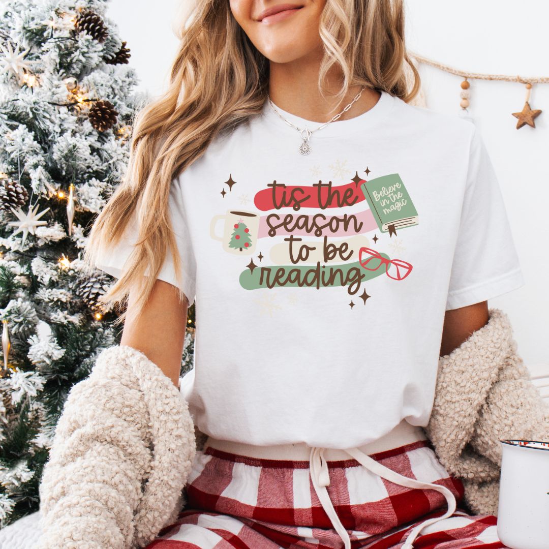 Tis the Season to be Reading T-shirt